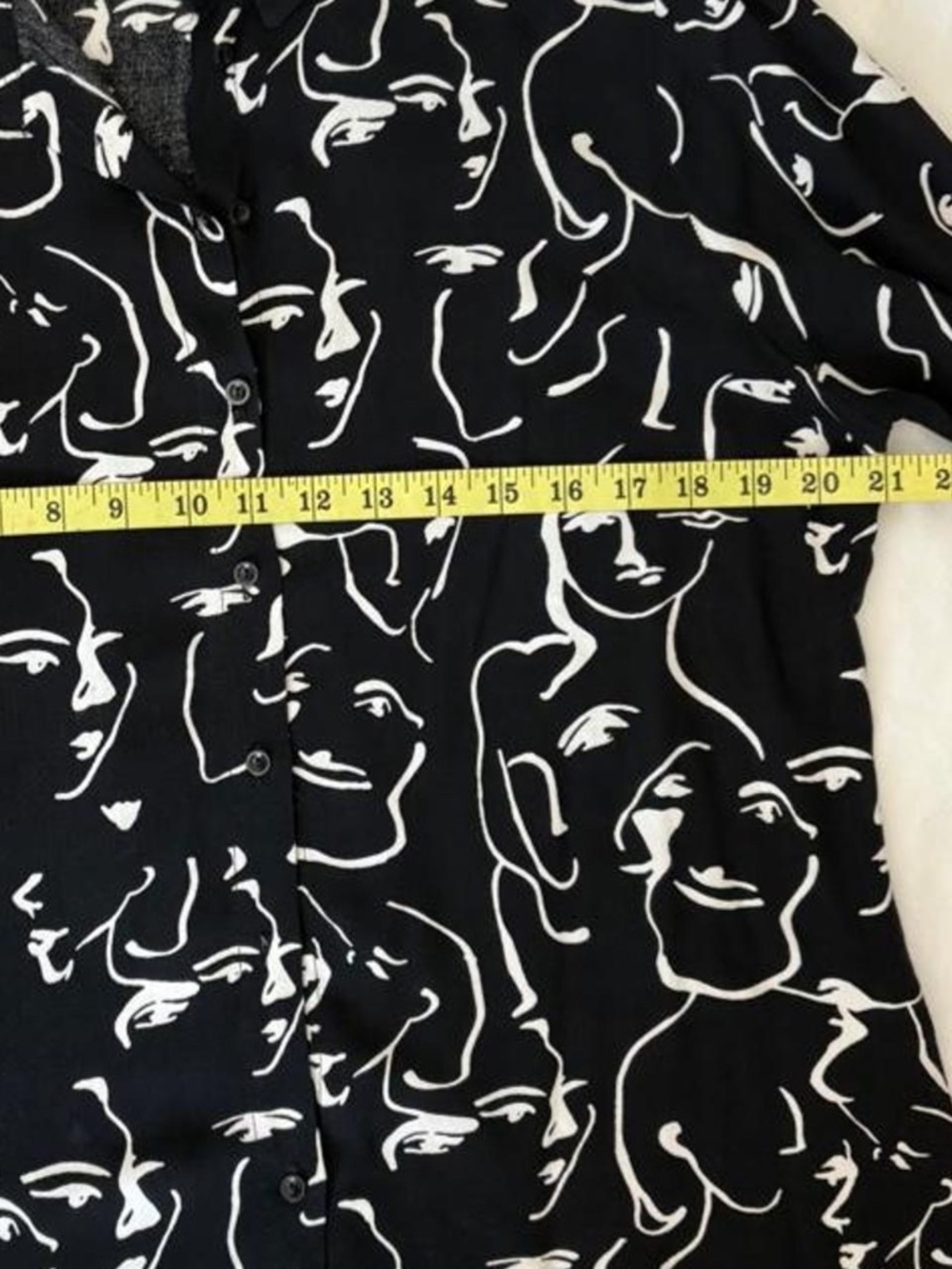 Big Dart black & white Top abstract face pattern Subtle Hi/Low size L/XL NWOT - Picture 5 of 8